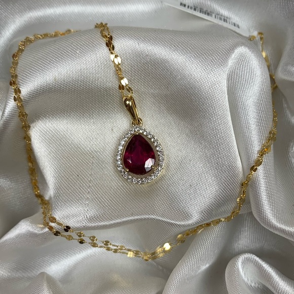♥️10K Yellow Gold Genuine Ruby Pendant♥️ - Picture 3 of 13